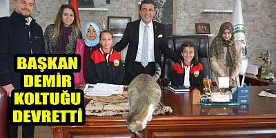 Başkan Demir koltuğu çocuk başkan Zelal Subaki’ye devretti