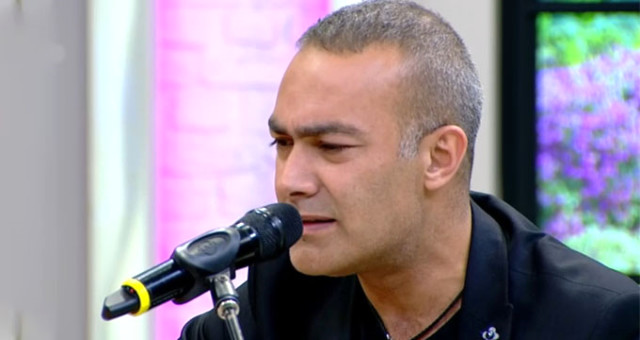 Mümin Sarıkaya, 'Ben Yoruldum Hayat' Şarkısını Nasıl Yazdığını Anlattı